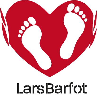 Logo Lars Barfot. Et hjerte med to føtter i.